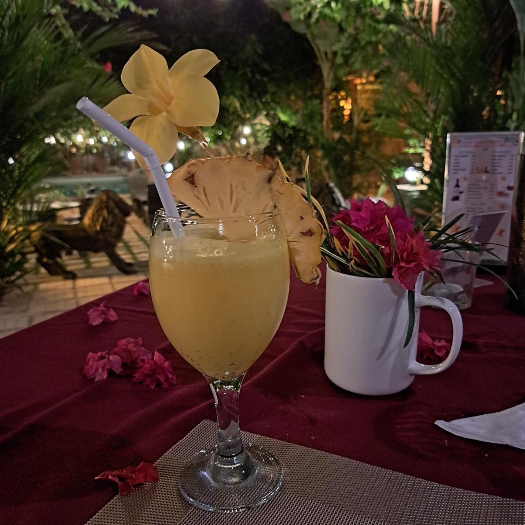 La Perla Bentota Hotel Exterior photo